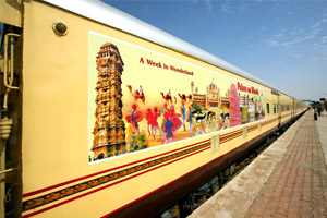 weekend tour of palace on wheels